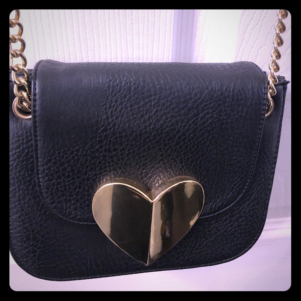 Urban Outfitters Gold Heart Chain crossbody